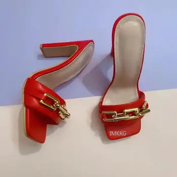 2021 Летние Роскошные женские тапочки с металлической пряжкой, Новая мода, элегантные туфли-шлепанцы на цепочке на высоком каблуке, туфли-лодочки с квадратным носком, женская обувь