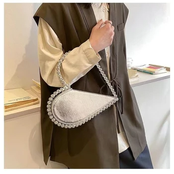Модная женская сумочка в виде сердца для вечеринок 2023 года, онлайн-знаменитость со стразами, кошелек с бриллиантами, новая нишевая дизайнерская изысканная сумка