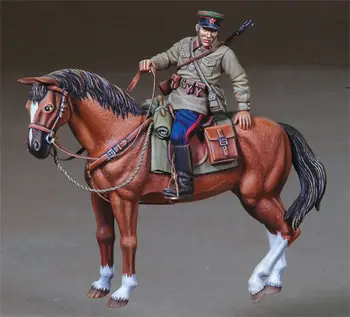 Новый старинный русский офицер в разобранном виде 1/35 (1 фигурка и 1 конь)    Набор неокрашенных моделей из смолы