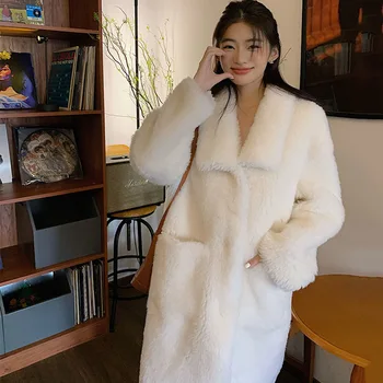 Зимняя импортная шуба из овечьего меха 2023 года, женская корейская версия, повседневная, теплая, средней и длинной длины, Белая куртка из натурального меха с большим карманом и лацканами.