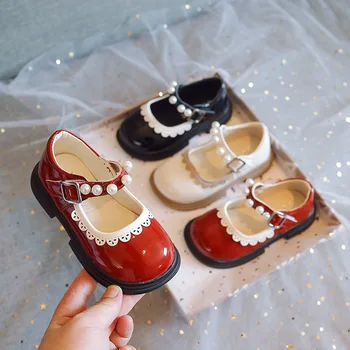 Обувь для девочек 2023 Осенняя обувь принцессы из лакированной кожи, Сладкая жемчужина, вечерние туфли Мэри Джейнс, детские тонкие туфли на мелкой мягкой подошве