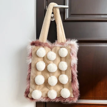 Вместительные тонкие плюшевые сумки-тоут для женщин, роскошные дизайнерские сумки и кошельки, новинка 2023 года из искусственного меха с шариками под мышками и через плечо.